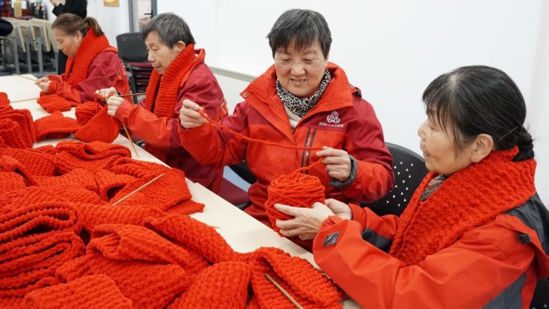 新华鲜报·“十四五”发展亮点丨老有所为！超5000万“银龄”志愿者放光彩