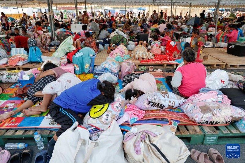 泰军方公布泰柬边境交火时间线 泰4个边境省份约70%居民已撤离