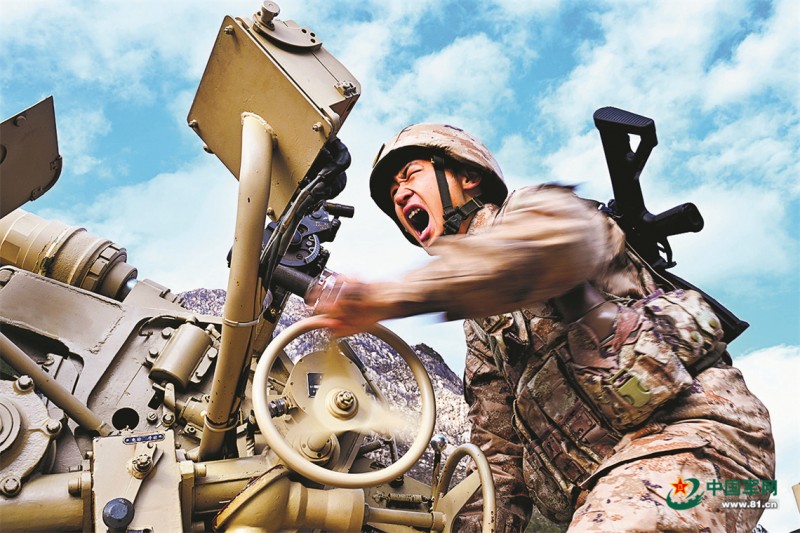 砺刃山野!陆军某部炮兵分队开展实弹射击考核