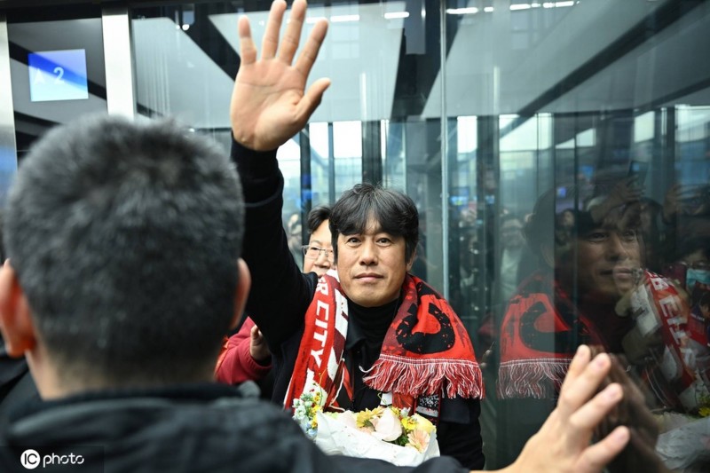 媒体人:蓉城选帅进入最后五选二阶段 徐正源或执教蔚山