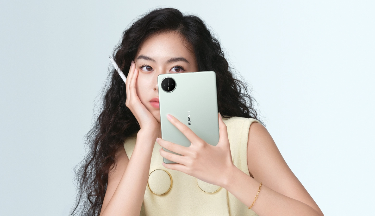 手机太小，平板太大？华为 MatePad Mini 给出年终出行最优解