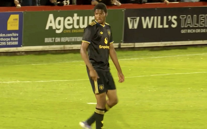 原创             曼联人人皆天才自居？小妖不满被下放预备队锻炼，自认为应是第二中锋