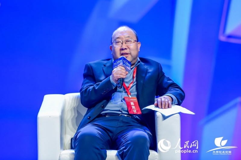 张锋:高校要为科技人才选好谱、搭好台、奏好曲