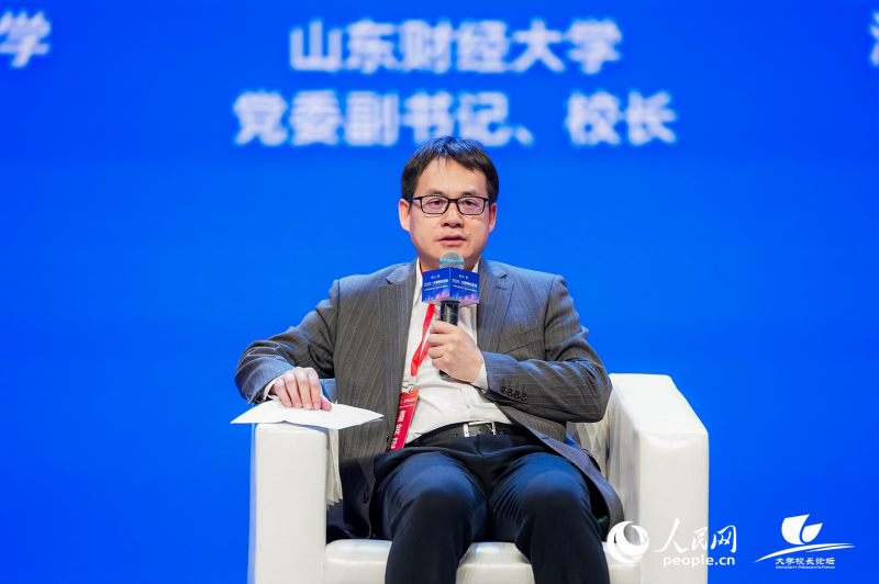 洪俊杰：坚持智能向善是教育转型的“生命线”