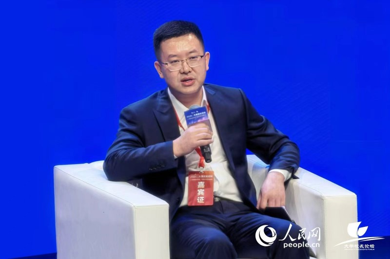 文永红：推动高校思政工作“范式重构”