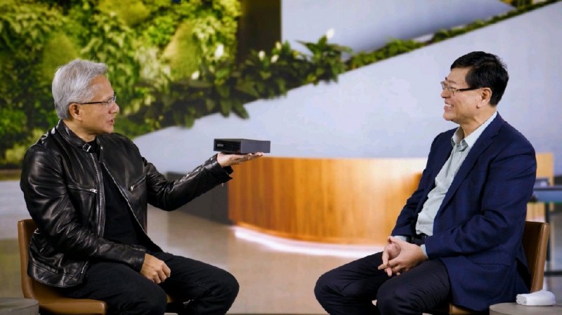 杨元庆对谈黄仁勋:联想与英伟达将在 CES 2026 发布重磅合作 杨元庆对谈黄仁勋:联想与英伟达将在 CES 2026 发布重磅合作
