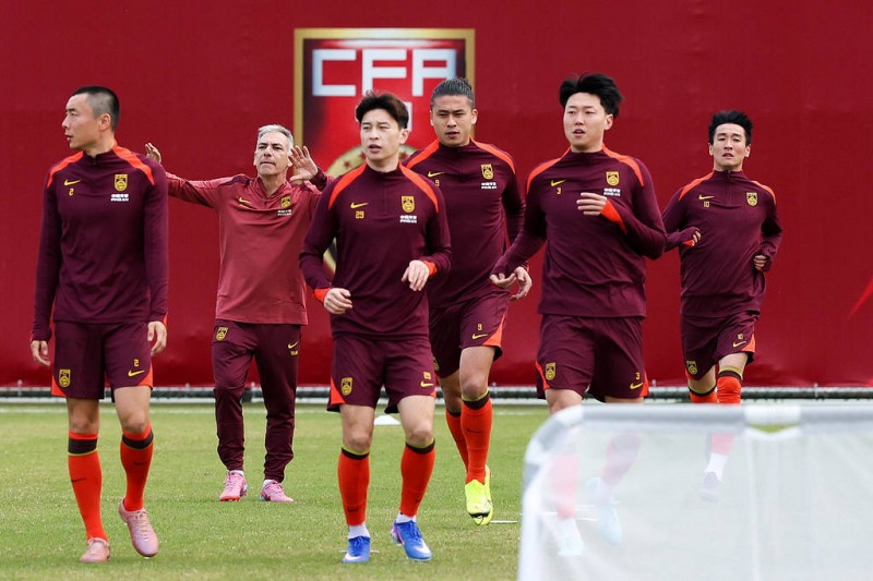 国足按计划12日前往阿联酋 球员们疲惫感普遍比较明显