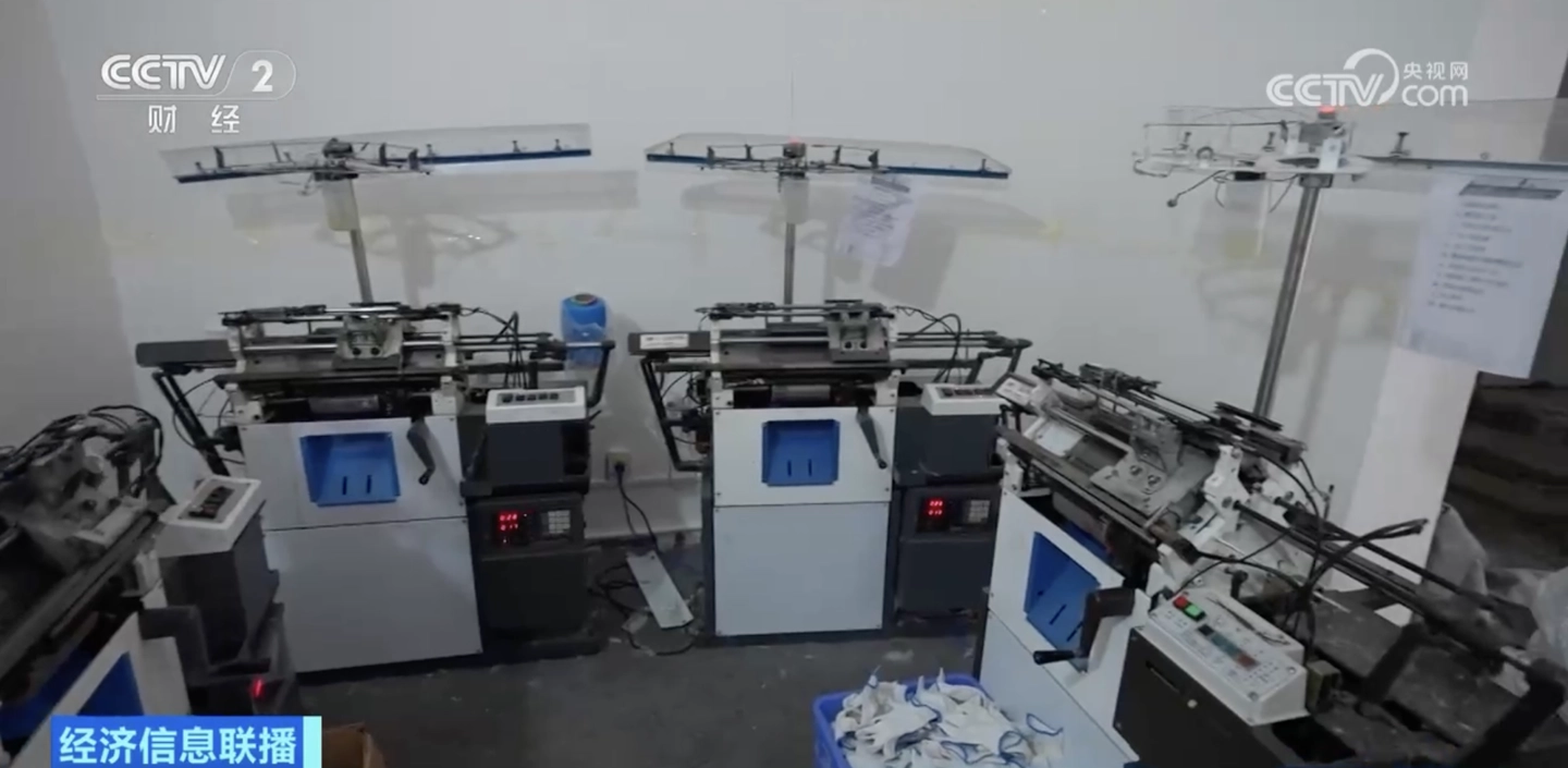 号称“稳赚不赔”实为“血本无归”,央视曝光网络“手套代加工”创业骗局 号称“稳赚不赔”实为“血本无归”,央视曝光网络“手套代加工”创业骗局