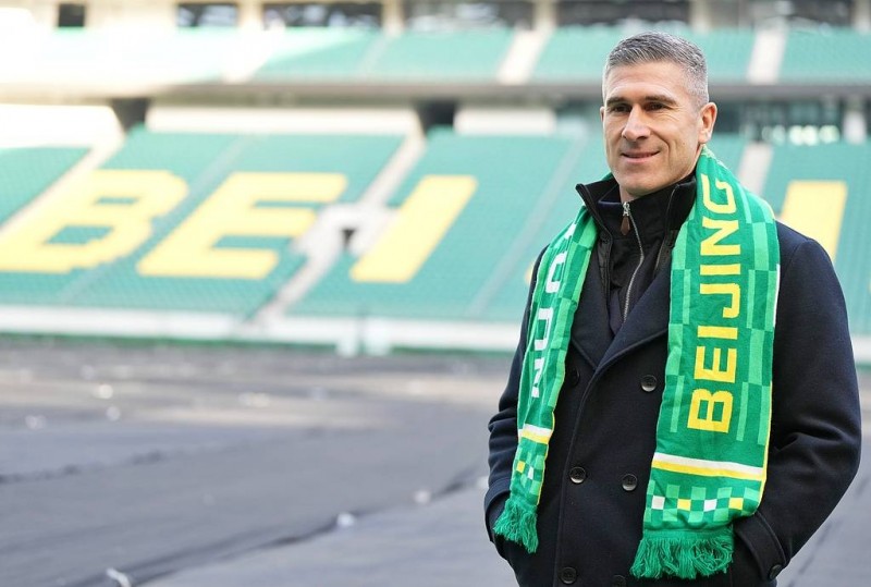 国安新帅：还记得张稀哲踢我踢得挺狠 要把球队凝聚成一个家