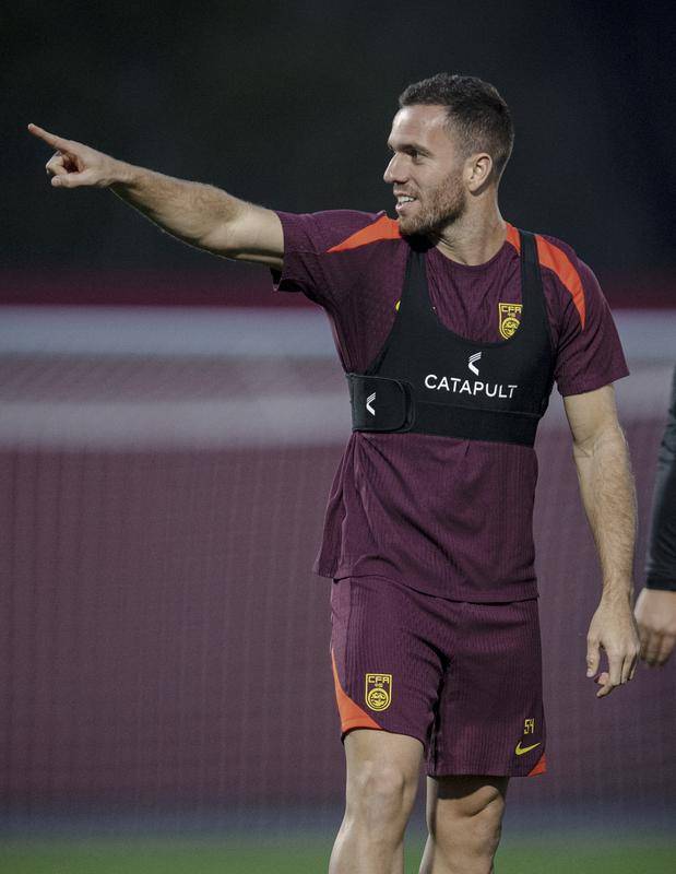 王上源因腰伤缺席国足迪拜拉练 塞尔吉尼奥已与球队会合