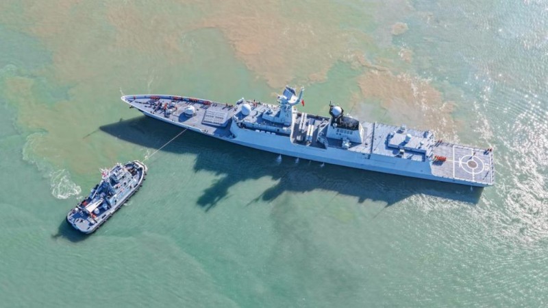 东部战区海军某护卫舰支队：破浪出击 砺兵深蓝