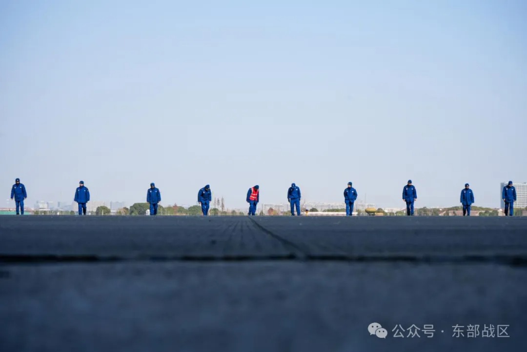 昼夜鏖战，深海猎鲨